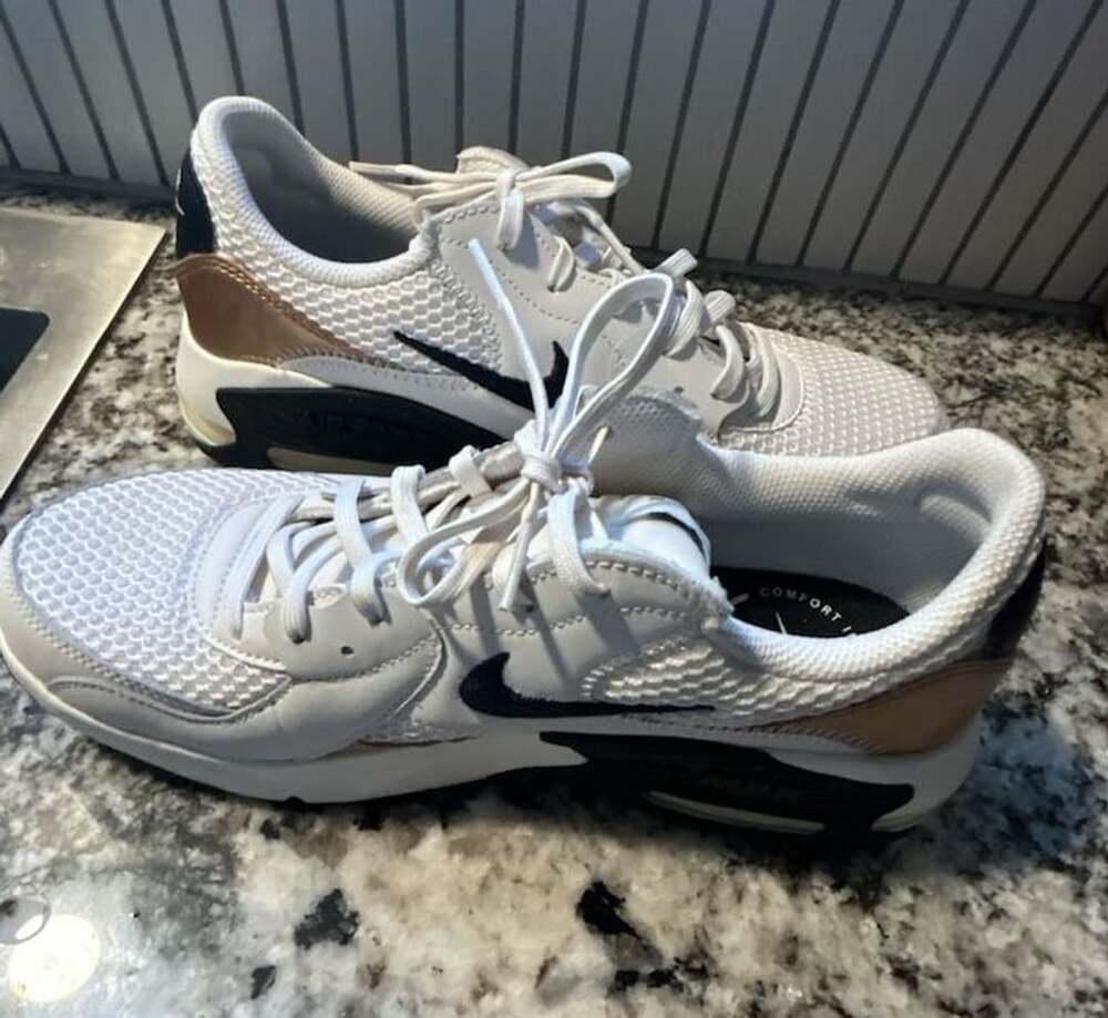 Women’s 10 Nike Air Max Excee White Metallic Gold